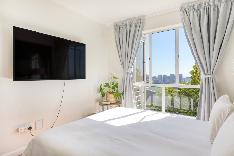 2 Bedroom Property for Sale in Vredehoek Western Cape